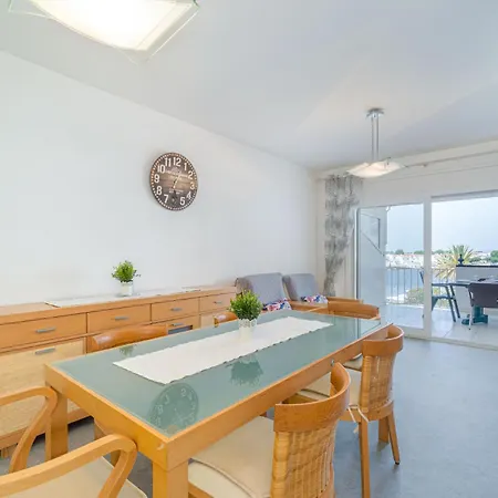 Apart-rent Sant Maurici 211 *